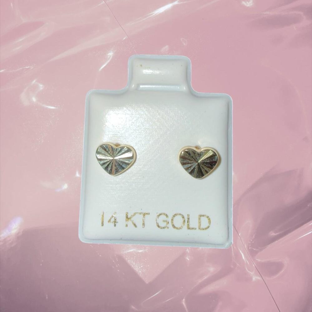 Y2K 14k gold heart stud earrings with diamond-cut facets